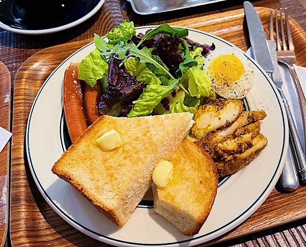 [台北早午餐]松山區小巨蛋站「 The Quiet Ligh