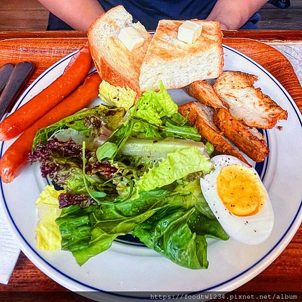 [台北早午餐]松山區小巨蛋站「 The Quiet Ligh