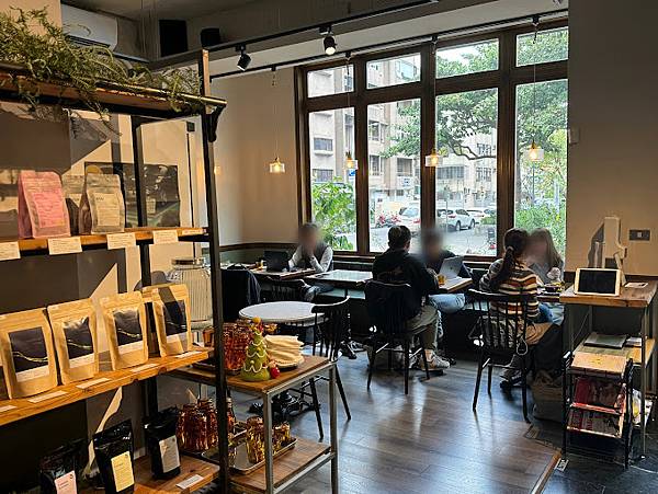 [台北早午餐]松山區小巨蛋站「 The Quiet Ligh