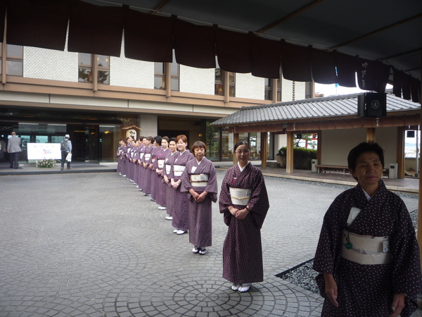 加賀屋的女將大軍