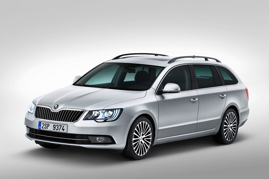 SKODA-Superb-Estate-5017_13.jpg