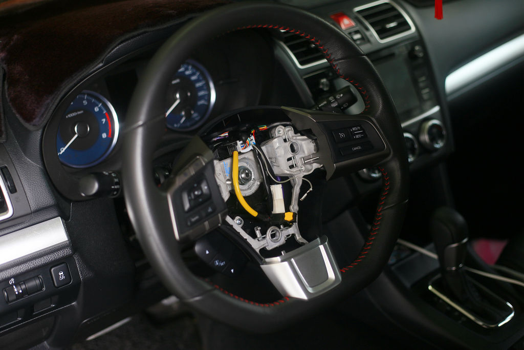 WRX Steering Wheel_IMG_0388.jpg