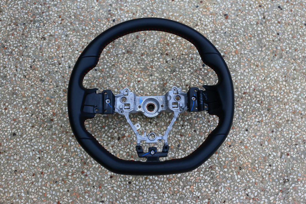 WRX Steering Wheel_IMG_9834.jpg