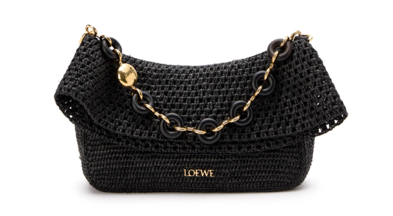 涼やかなかごバッグと遊び心あふれるデザイン