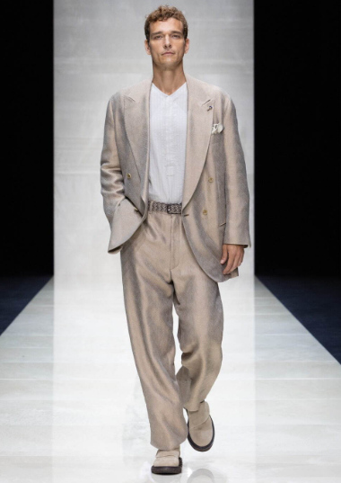 牧歌的なリラックスと洗練―アルマーニ2025春夏