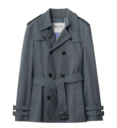 バーバリーが提案する“軽やかトレンチ” ― 伝統と革新が息づ