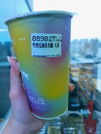 cama新品夏日主題季-芭樂風味美式、哈密瓜風味拿鐵、鳳梨風味生椰拿鐵飲用心得 哈密瓜風味拿鐵