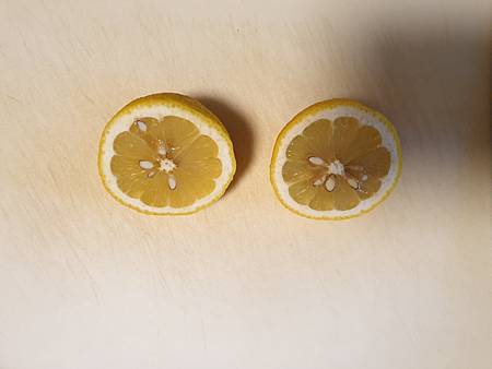 切開的檸檬
