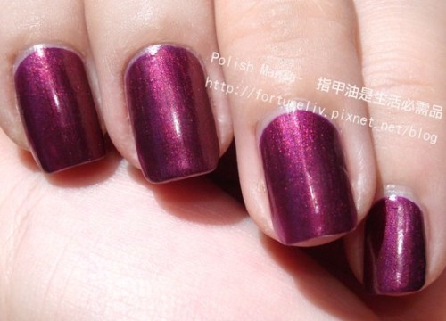 OPI #Z17-Diva of Geneva 