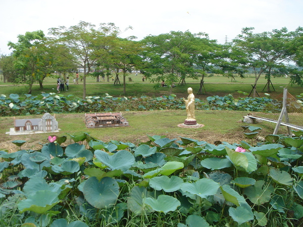 高雄縣指標性地標小人國