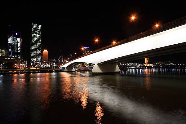 Brisbane 河岸夜景_09.JPG