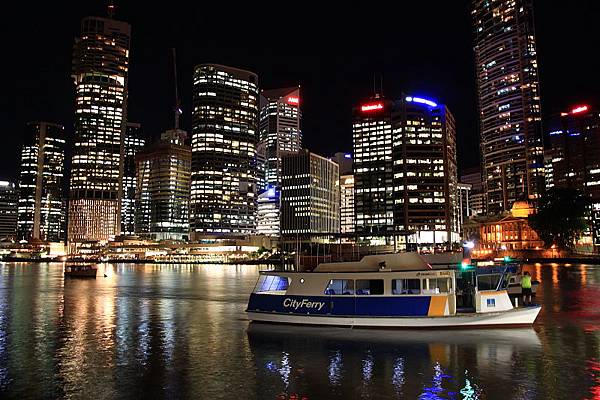 Brisbane 河岸夜景_15.JPG