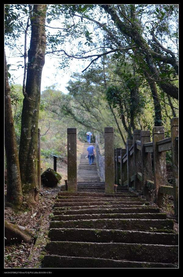 石階.jpg 石階.jpg