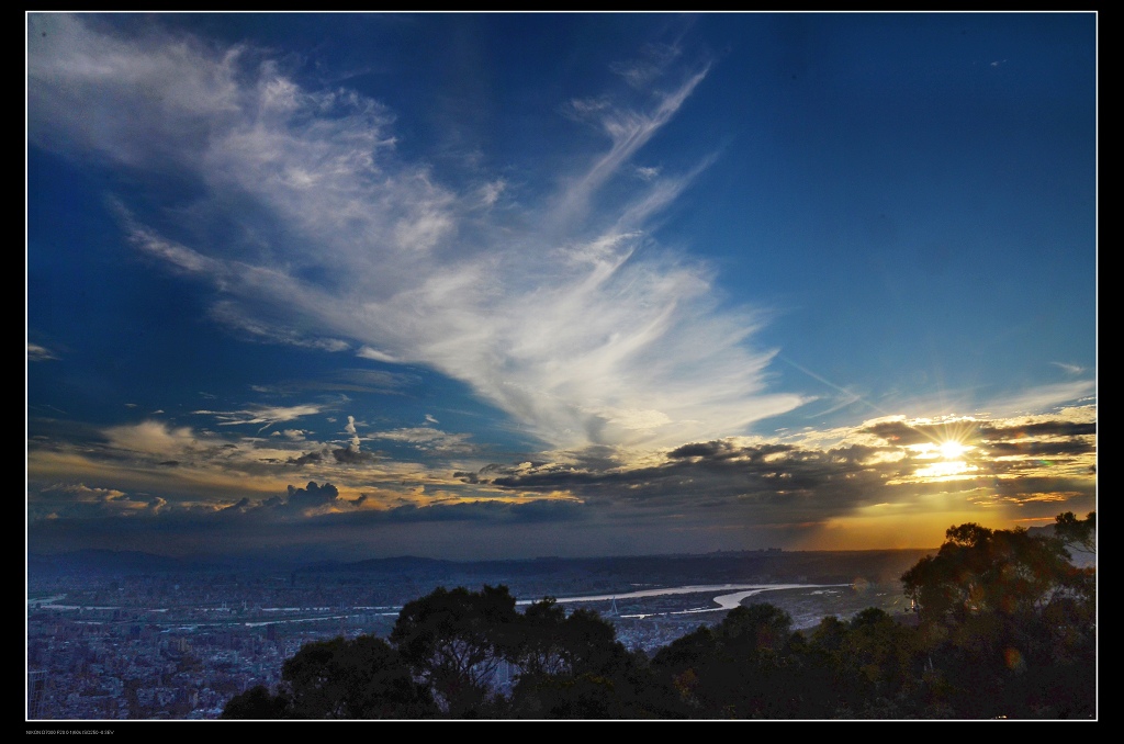 夕陽.jpg 夕陽.jpg
