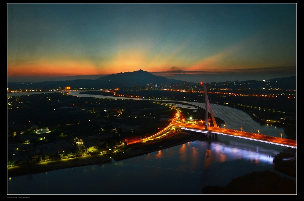 夜景.jpg 夜景.jpg