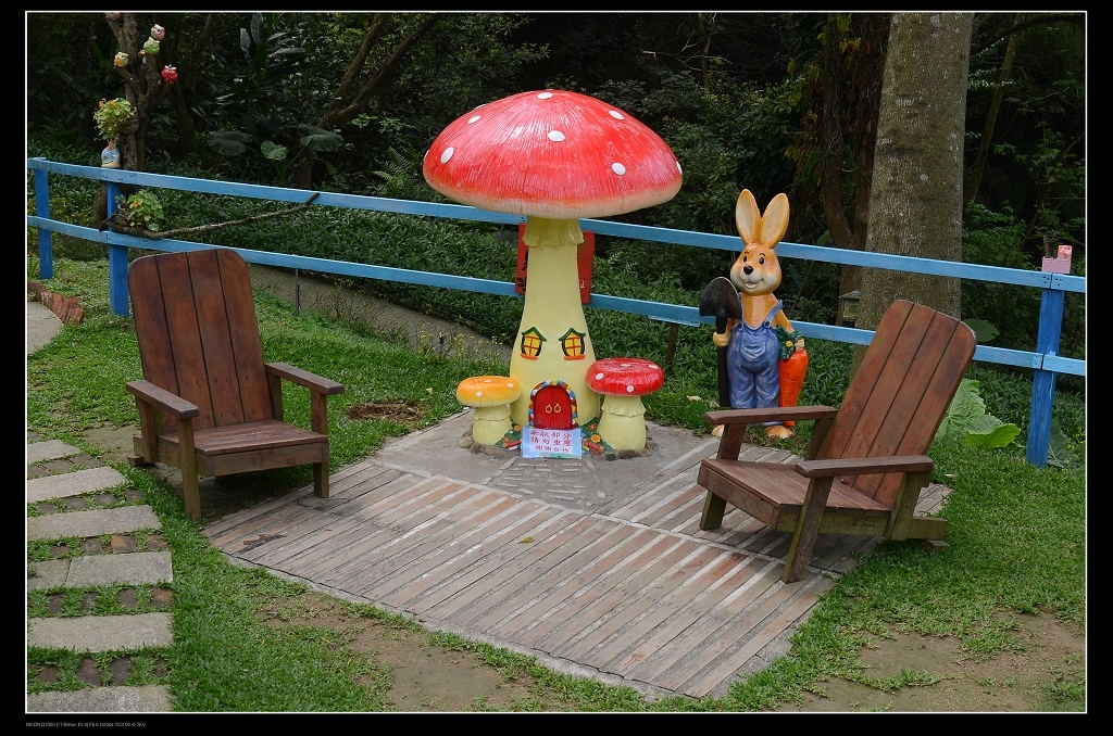 香菇椅.jpg 香菇椅.jpg