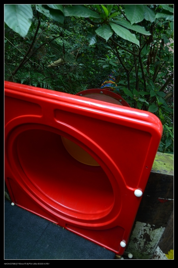 溜滑梯.jpg 溜滑梯.jpg