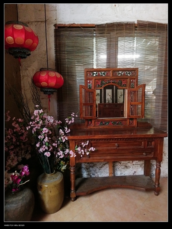 梳妝台.jpg 梳妝台.jpg