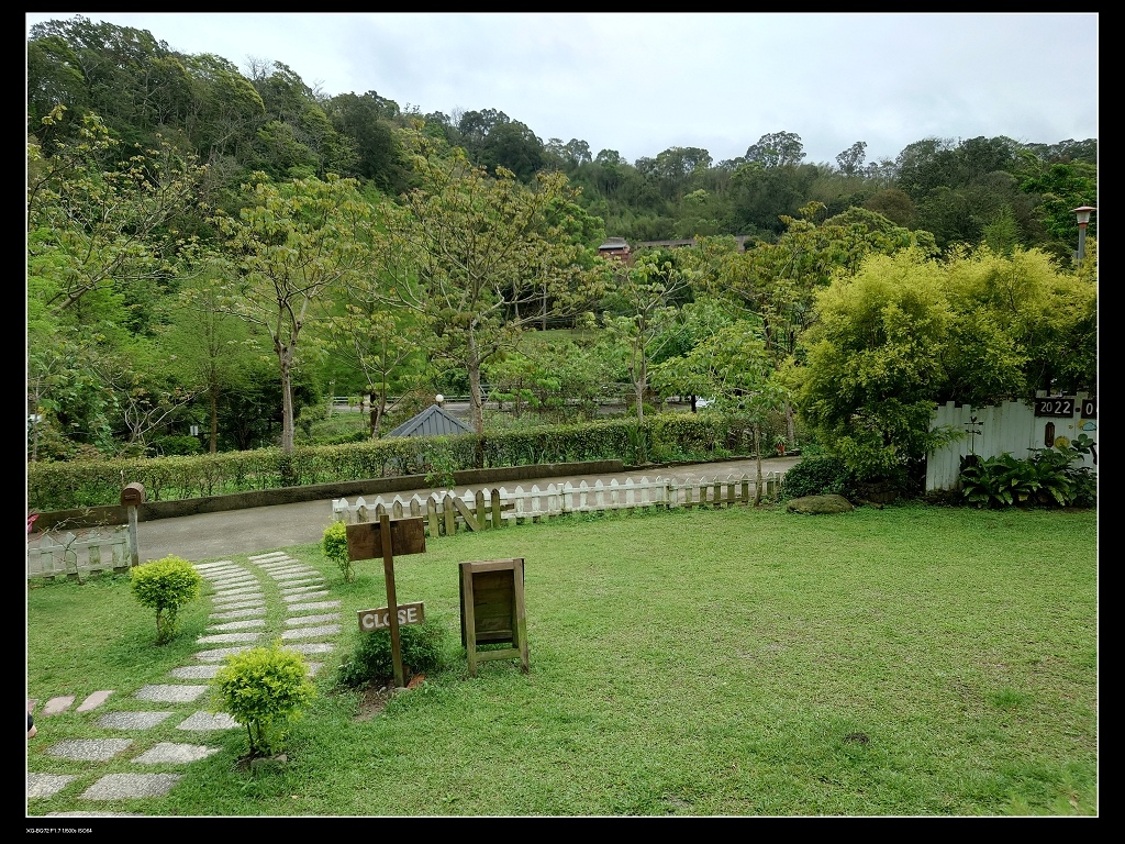 6草地.jpg 6草地.jpg