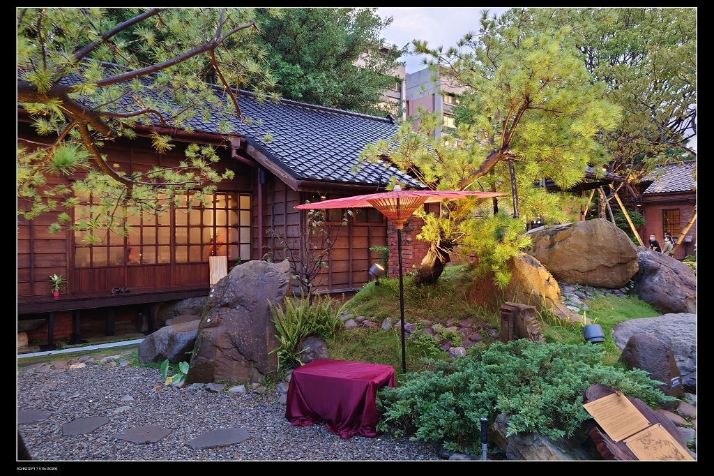 庭園.jpg 庭園.jpg