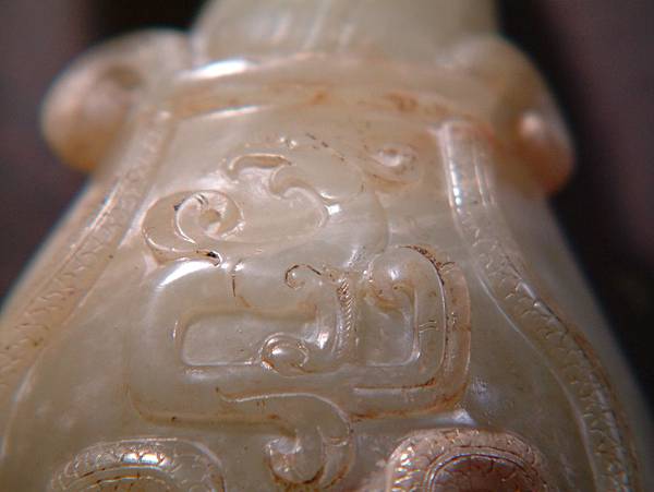 戰國青玉龍頭螭鳳紋帶勾 (9).jpg