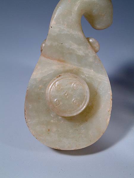 戰國青玉龍頭螭鳳紋帶勾 (24).JPG