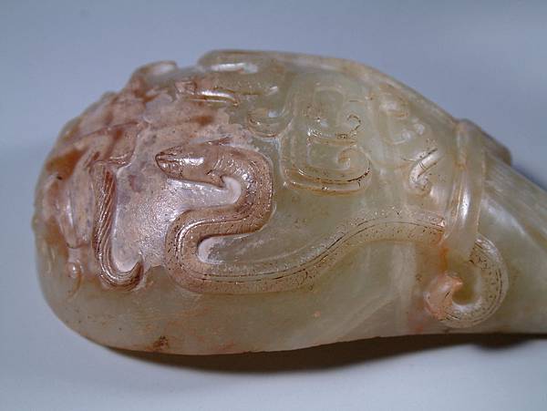 戰國青玉龍頭螭鳳紋帶勾 (20).JPG