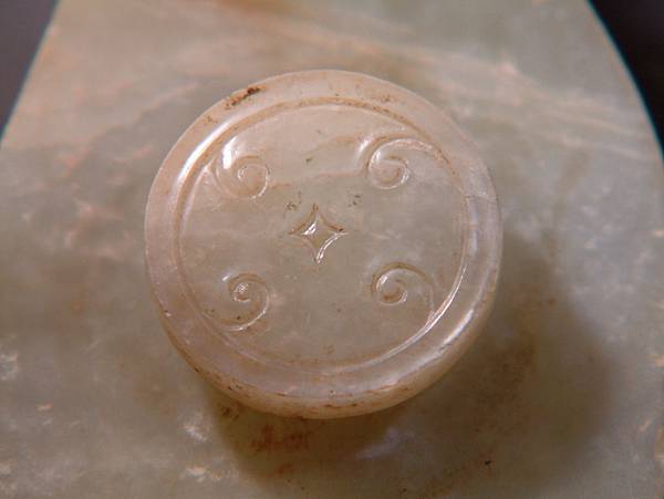 戰國青玉龍頭螭鳳紋帶勾 (13).jpg