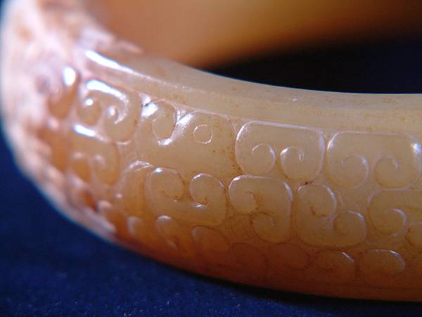 春秋白玉虺龍紋對環 (2).JPG