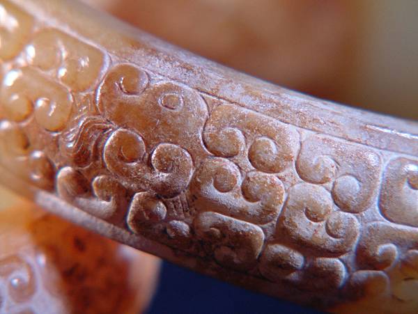 春秋白玉虺龍紋對環 (1).JPG