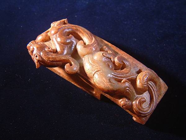 西漢青玉褐沁龍紋劍衛 (3).JPG 西漢青玉褐沁龍紋劍衛 (3).JPG