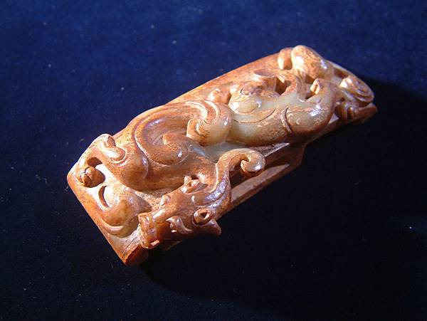 西漢青玉褐沁龍紋劍衛 (1).JPG 西漢青玉褐沁龍紋劍衛 (1).JPG