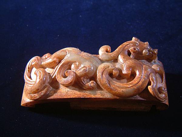 西漢青玉褐沁龍紋劍衛.JPG 西漢青玉褐沁龍紋劍衛.JPG