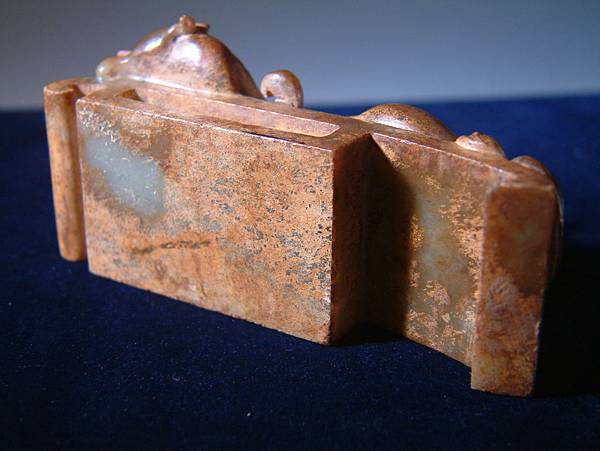 西漢青玉褐沁龍紋劍衛 (11).JPG 西漢青玉褐沁龍紋劍衛 (11).JPG