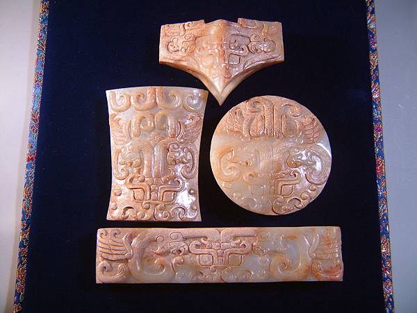 戰國白玉饕餮紋劍飾.JPG 戰國白玉饕餮紋劍飾.JPG