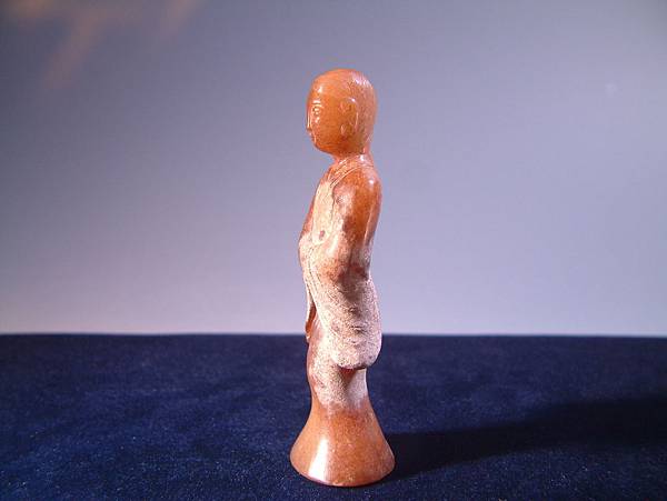 西漢白玉褐沁立式仕女 (1).JPG 西漢白玉褐沁立式仕女 (1).JPG