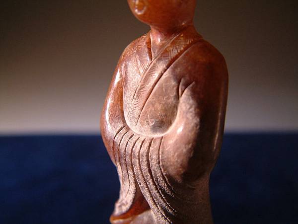 西漢白玉褐沁立式仕女 (11).JPG 西漢白玉褐沁立式仕女 (11).JPG