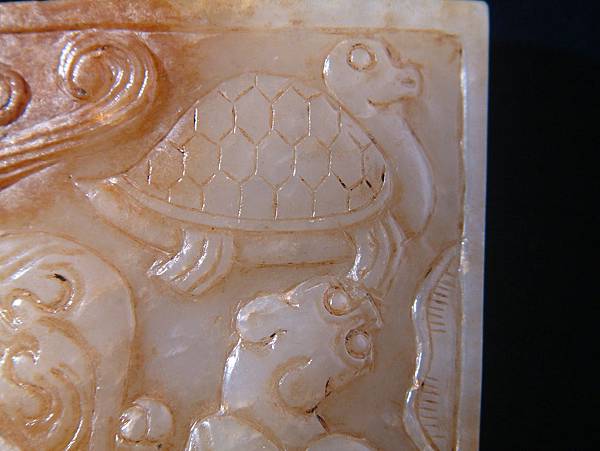 漢白玉螭龜紋劍珌 (3).JPG 漢白玉螭龜紋劍珌 (3).JPG