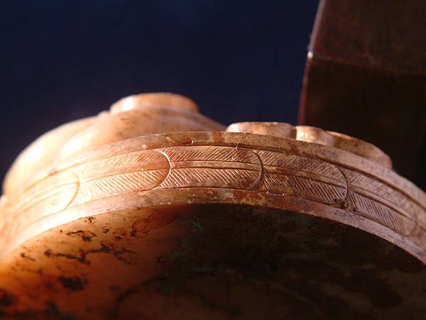 西漢白玉螭龍鳳紋劍飾 (7).JPG 西漢白玉螭龍鳳紋劍飾 (7).JPG