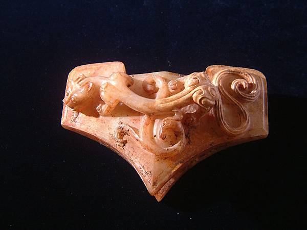 西漢白玉螭龍鳳紋劍飾 (8).JPG 西漢白玉螭龍鳳紋劍飾 (8).JPG