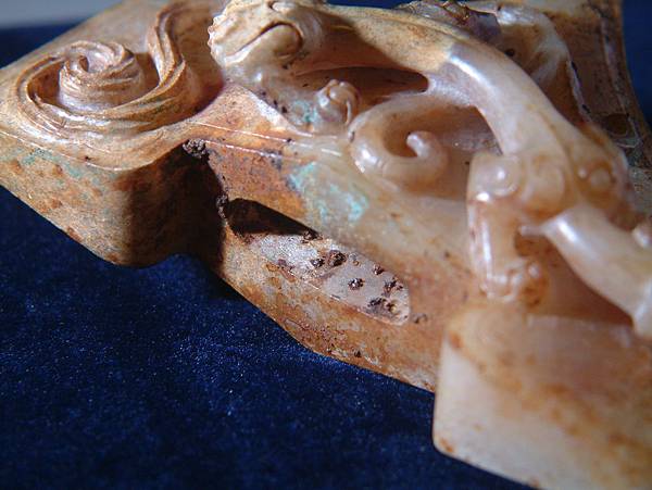 西漢白玉螭龍鳳紋劍飾 (15).JPG 西漢白玉螭龍鳳紋劍飾 (15).JPG