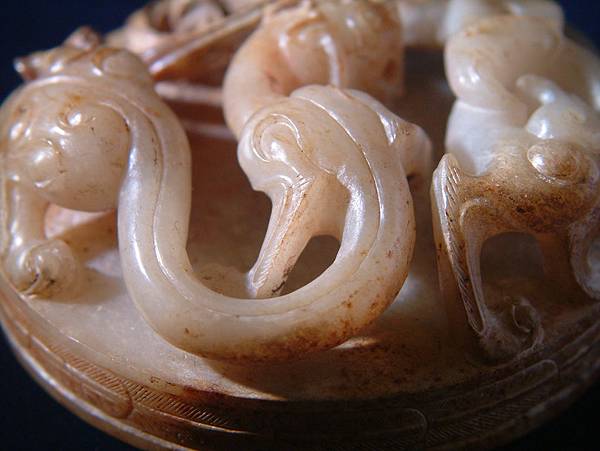 西漢白玉螭龍鳳紋劍飾 (4).JPG 西漢白玉螭龍鳳紋劍飾 (4).JPG