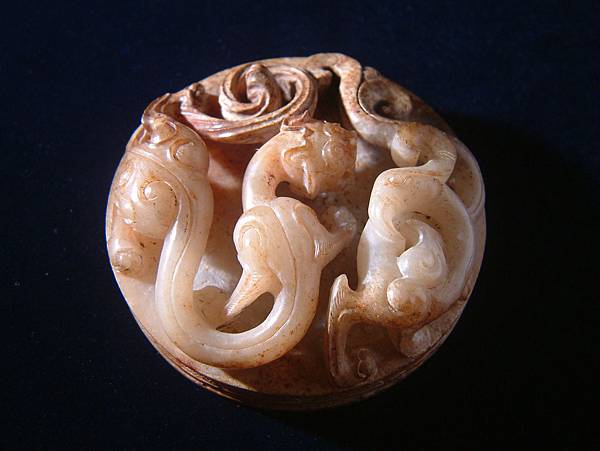 西漢白玉螭龍鳳紋劍飾 (1).JPG 西漢白玉螭龍鳳紋劍飾 (1).JPG