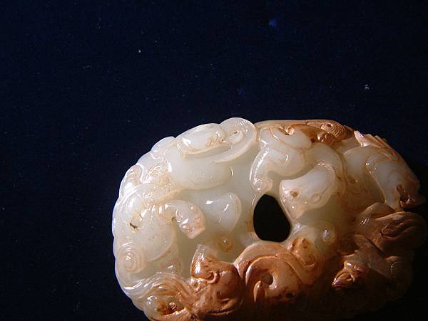 西漢青白玉四神獸韘形珮 (4).JPG 西漢青白玉四神獸韘形珮 (4).JPG