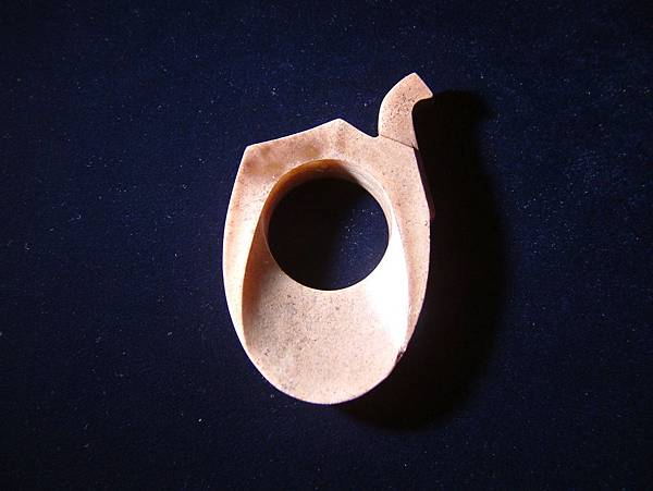 戰國青玉饕餮紋韘形珮一 (1).JPG 戰國青玉饕餮紋韘形珮一 (1).JPG