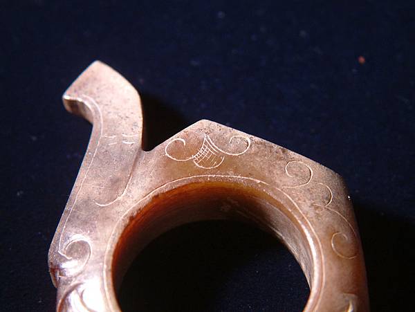 戰國青玉饕餮紋韘形珮一 (4).JPG 戰國青玉饕餮紋韘形珮一 (4).JPG