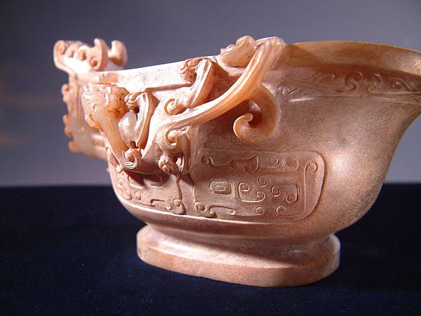 西漢白玉攀螭饕餮紋觥 (7).JPG 西漢白玉攀螭饕餮紋觥 (7).JPG