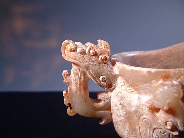 西漢白玉攀螭饕餮紋觥 (11).JPG 西漢白玉攀螭饕餮紋觥 (11).JPG