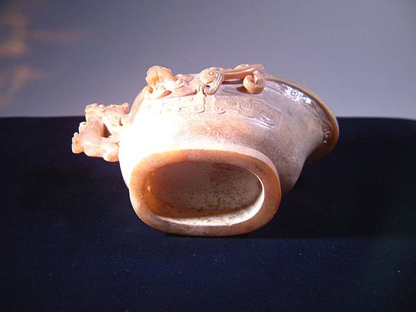 西漢白玉攀螭饕餮紋觥 (14).JPG 西漢白玉攀螭饕餮紋觥 (14).JPG