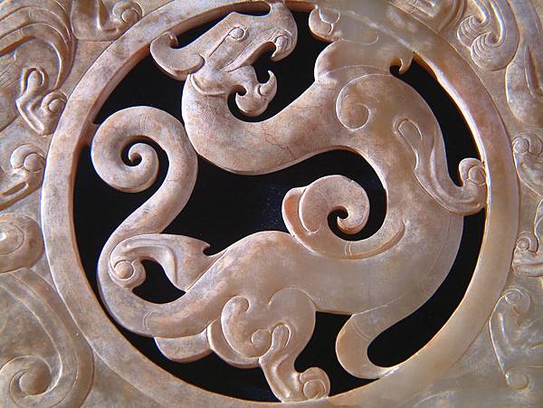 西漢白玉四靈出廓璧 (2).JPG 西漢白玉四靈出廓璧 (2).JPG